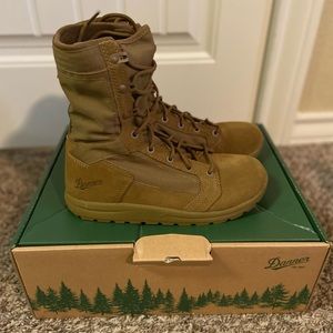Brand new Danner boots. Mens Size 8